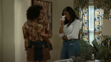 Falda Frame Atelier en Arlow usada por Eva Thomas (Ambyr Michelle) como se ve en Beyond the Gates (S01E72)