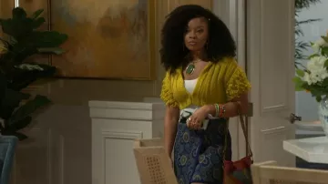 Falda Kahindo Praia usada por Eva Thomas (Ambyr Michelle) como se ve en Más allá de las puertas (S01E72)
