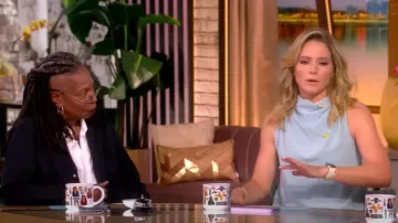 Altuzarra Noor Robe midi en soie superposée portée par Sara Haines, comme on le voit dans The View le 17 juin 2025