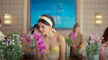 Collar de Valentina de Zohra Jewelry usado por Bella 'Bae' Chowdhary (Ananya Panday) como se ve en Call Me Bae (S01E01)