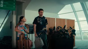 G-Star Saturated Eye Loose Fit Kurzarm-T-Shirt worn by Kieran Elliott (Charlie Vickers) as seen in The Survivors (S01E01)