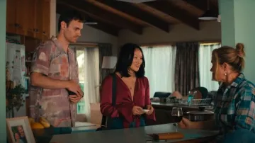 Missguided Maroon Crop Front Tie Top worn by Mia Chang (Yerin Ha) as seen in The Survivors (S01E01)