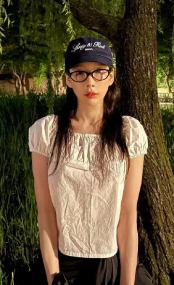 Low Classic Shirring Cotton Top worn by Taeyeon on her Instagram post on June 12, 2025