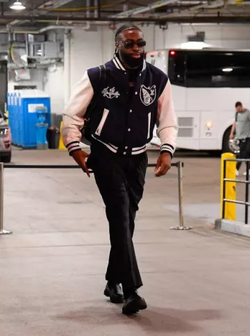 VIRÓN Black 1997 Chunky Chelsea Boots portée par Jaylen Brown sur le compte Instagram @celtics