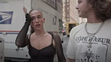 Body sin mangas fruncido negro Skims usado por Ariana Biermann como se ve en Next Gen NYC (S01E03)