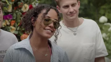Lunettes de soleil aviateur Ray-Ban portées par Ava Dash dans Next Gen NYC (S01E03)