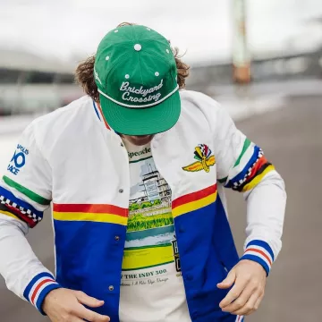 Indianapolis Motor Speedway Indy 500 Varsity Jacket utilisé par Roger Homefield sur le compte Instagram @homefieldapparel