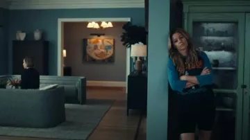 Hecho por la madreUsado por Billy Joel 1978 Raglan usado por Nicky Macintosh (Elizabeth Banks) como se ve en The Better Sister (T01E03)