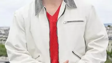 28 Years Later Aaron Taylor Johnson White Jacket worn by Jamie (Aaron Taylor-Johnson) in 28 Years Later