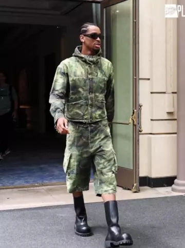 Botas Hummer de cuero negro de Balenciaga usadas por Shai Gilgeous-Alexander en la cuenta de Instagram @okcthunder