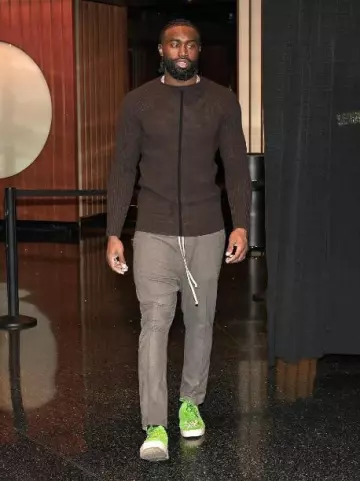 Rick Owens Dark Brown Middle Stripe Sweater worn by Jaylen Brown on the Instagram account @fchwpo