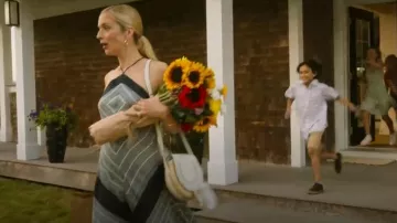 Ginger & Smart Women’s Voyager Silk Scarf Dress portée par Penny Sinclair (Caitlin Fitzgerald) comme on le voit dans We Were Liars (S01E01)
