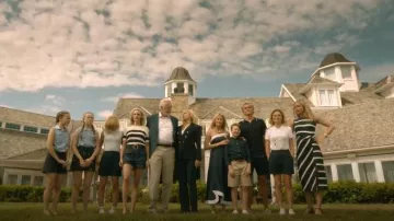 Ramy Brook Cornelia Belted Utility Shorts worn by Bess Sinclair (Candice King) as seen in We Were Liars (S01E01)