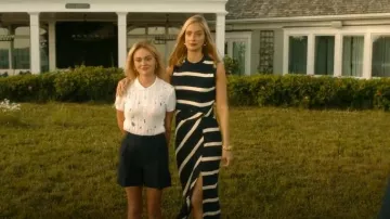 Tanya Taylor Cody Robe rayée sans manches portée par Penny Sinclair (Caitlin Fitzgerald) comme on le voit dans We Were Liars (S01E01)