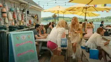 Superga 2708 Hi Top porté par Cadence Sinclair (Emily Alyn Lind) comme on le voit dans We Were Liars (S01E02)