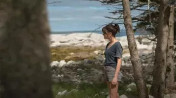 Levi 501 Shorts worn by Cadence Sinclair (Emily Alyn Lind) as seen in We Were Liars (S01E02)