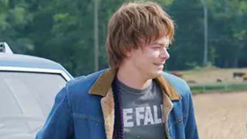Blue Denim Jacket of Jonathan Byers (Charlie Heaton) in Stranger Things (S05)