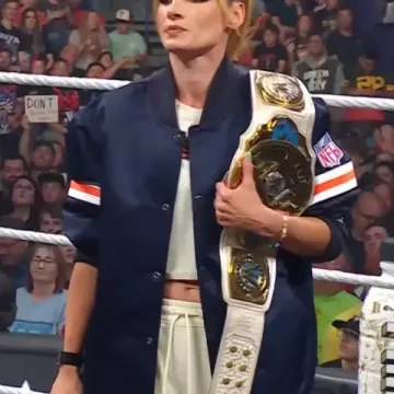 WWE Raw Becky Lynch Chicago Bears Bomber Jacket worn by Becky Lynch (Becky Lynch) in alexpayne061