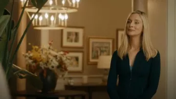 Lululemon Define Shortped Jacket Nulu portée par Penny Sinclair (Caitlin Fitzgerald) comme on le voit dans We Were Liars (S01E01)