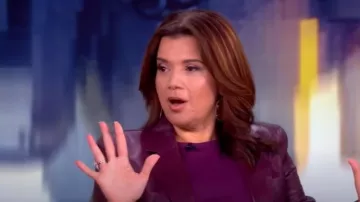 Camiseta sin mangas Lafayette 148 New York Racerback usada por Ana Navarro como se ve en The View el 23 de junio de 2025