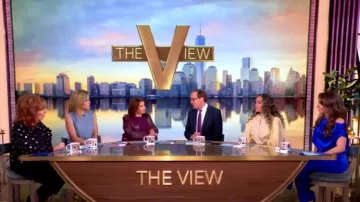 Lafayette 148 New York Lambskin Leather Blazer usado por Ana Navarro visto en The View el 23 de junio de 2025