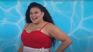 Spanxshape Swim Convertible Piqué Bandeau de una pieza usado por Michelle Buteau como se vio en Today with Jenna & Friends el 20 de junio de 2025