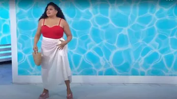 Monday Swimwear St. Tropez Sarong usado por Michelle Buteau como se ve en Today with Jenna & Friends el 20 de junio de 2025
