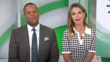 Vestido midi de punto a cuadros Sea Saige usado por Savannah Guthrie como se ve en Today el 23 de junio de 2025