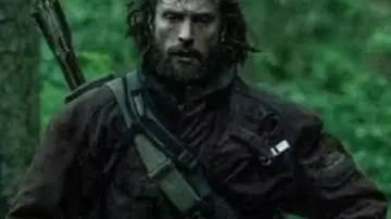 28 Years Later 2025 Aaron Taylor Johnson Maroon Jacket worn by Jamie (Aaron Taylor-Johnson) in 28 Years Later