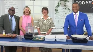 Polo Rachel Comey Staub porté par Vivian Howard comme on le voit dans Today le 24 juin 2025