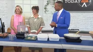 Jupe Rachel Comey Marlow portée par Vivian Howard telle que vue dans Today le 24 juin 2025