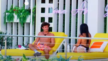 Adidas Samba OG Blanco Negro usado por Nicolas Vansteenberghe tal y como se ve en Love Island (S07E09)