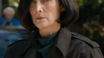 Carrie-Anne Moss FUBAR Black Jacket worn by Greta Nelso (Carrie-Anne Moss) in FUBAR (S02)