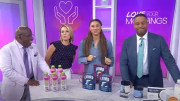 Annalise en Seraphine Chambray Tuck Detail Camisa de premamá vestido por Ally Love, visto en Today the 26 June 2025