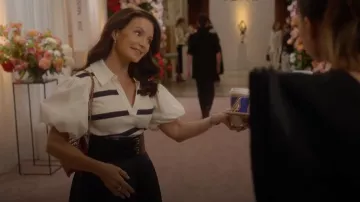 Falda midi Alaïa Denim usada por Charlotte York (Kristin Davis) como se ve en And Just Like That... (S03E03)