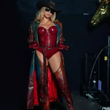 Cowboy Carter Tour 2025 Beyonce Leather Coat worn by Beyoncé on the Instagram account @arionce.lifee