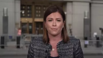 L’Agence Angelina Veste en tweed métallisé portée par Chloe Melas comme on le voit dans Today le 26 juin 2025