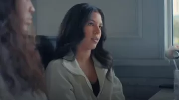 Lululemon Scuba Oversized Funnel-Neck Half Zip porté par Chandi comme on le voit dans AMERICA’S SWEETHEARTS : Dallas Cowboys Cheerleaders (S02E04)