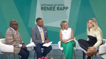 Pantalones de chándal oversize de Balenciaga usados por Reneé Rapp como se ve en Today el 27 de junio de 2025