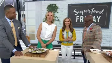 Cárdigan de punto de seda y cachemira con estampado de Dolce & Gabbana usado por Joy Bauer como se ve en Today el 27 de junio de 2025