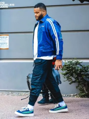 Joggers Cargo Zip Off Negros de Greg Lauren usados por Aaron Donald en la cuenta de Instagram @rams