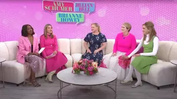 Falda bordada de pétalos de cristal de organza de camelia Bibhu Mohapatra usada por Ego Nwodim como se ve en Today with Jenna & Friends el 30 de junio de 2025