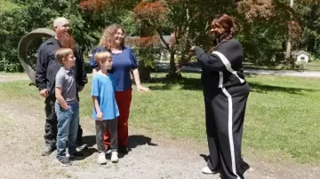 Spanx Womens Track Pants AirEssentials Striped Wide Leg Black worn by Retta as seen in Ugliest House in America (S06E01)