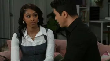 Más por venir Top Pia usado por Kat Richardson (Colby Muhammad) como se ve en Más allá de las puertas (S01E77)