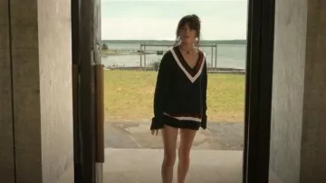 Brooks Brothers Vintage-Inspired Tennis V-Neck Sweater worn by Cadence Sinclair (Emily Alyn Lind) as seen in We Were Liars (S01E03)