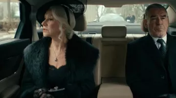 Nour Hammour Marlene Manteau porté par Maeve Harrigan (Helen Mirren) vu dans MobLand (S01E05)