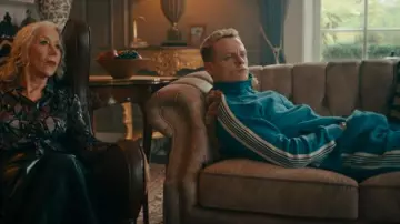 Chaqueta de chándal Needles Jersey usada por Eddie Harrigan (Anson Boon) como se ve en MobLand (S01E06)