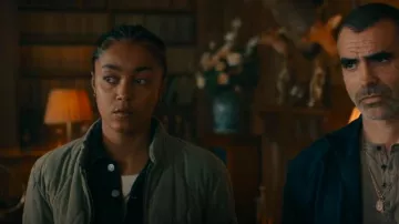 Free People Aura Liner usado por Zosia (Jasmine Jobson) como se ve en MobLand (S01E06)