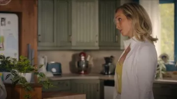 Lululemon Define Jacket worn by Bess Sinclair (Candice King) as seen in We Were Liars (S01E07)