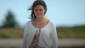 Splendid Wendy Cardigan worn by Cadence Sinclair (Emily Alyn Lind) as seen in We Were Liars (S01E08)
